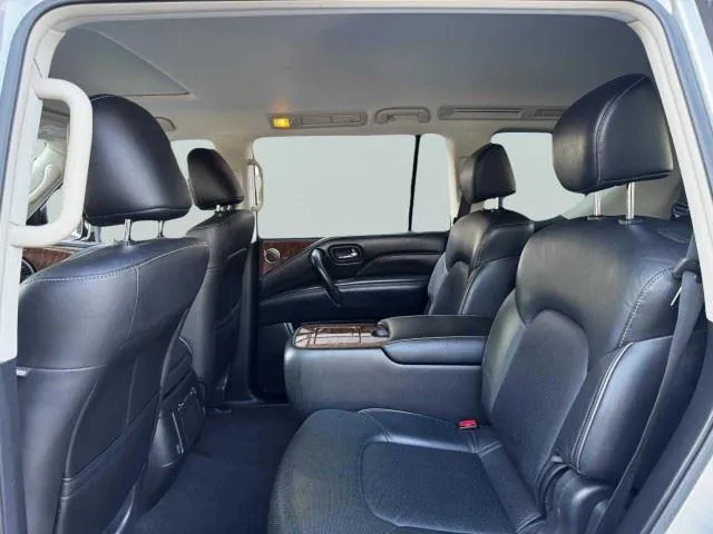 Infiniti QX80 photo 41