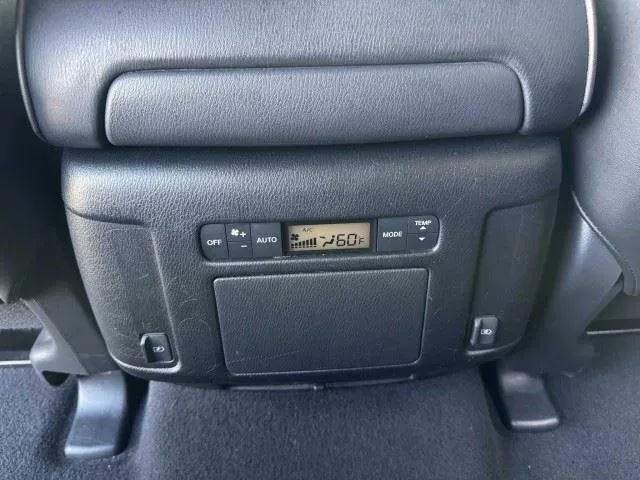 Infiniti QX80 photo 47