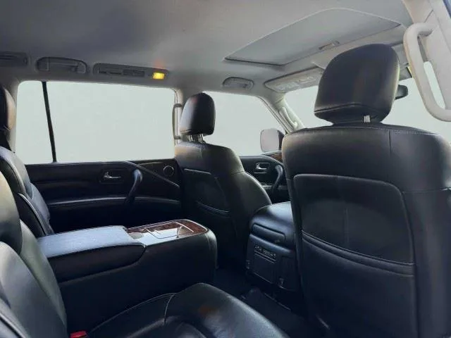 Infiniti QX80 photo 56