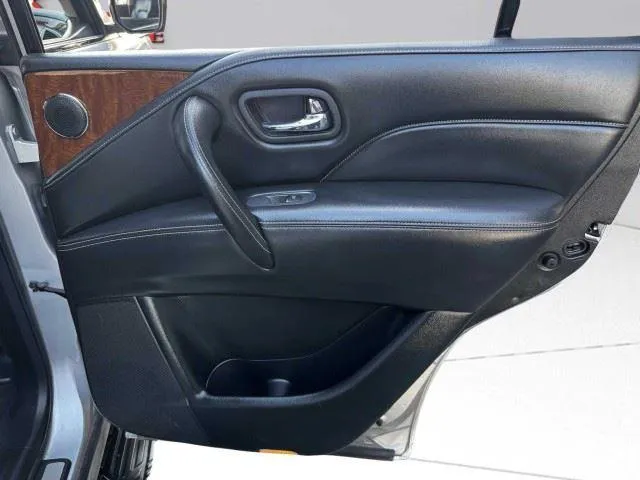 Infiniti QX80 photo 58