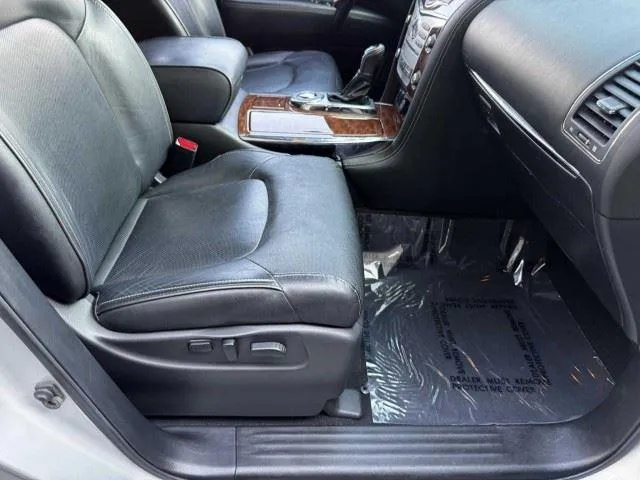 Infiniti QX80 photo 64