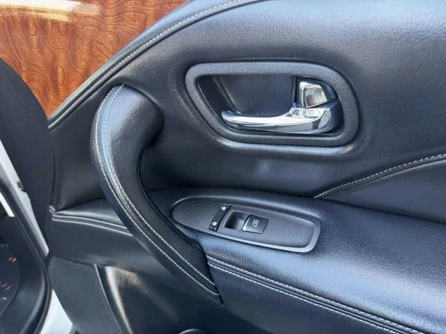 Infiniti QX80 photo 68