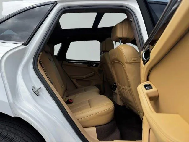 Porsche Macan photo 44