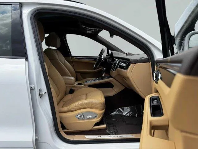 Porsche Macan photo 48