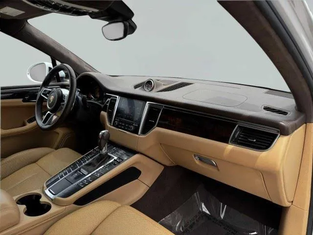 Porsche Macan photo 51