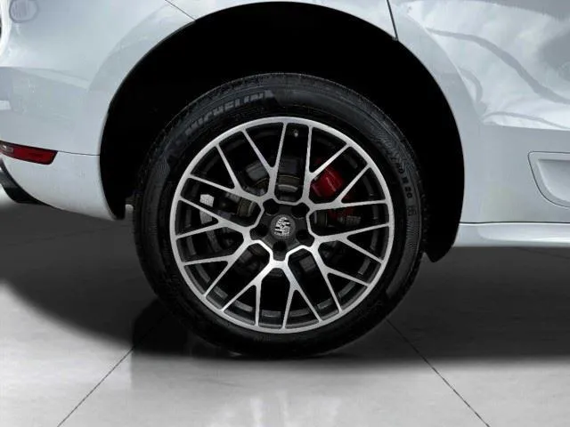 Porsche Macan photo 57