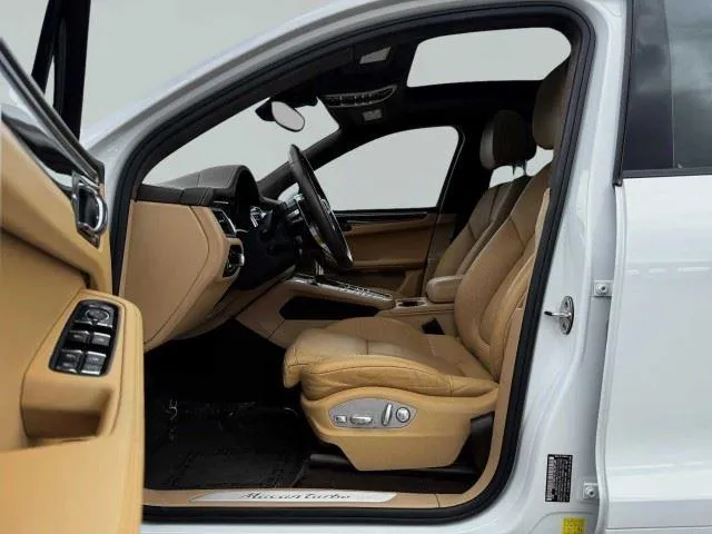 Porsche Macan photo 18