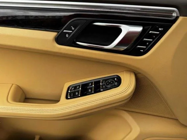 Porsche Macan photo 19