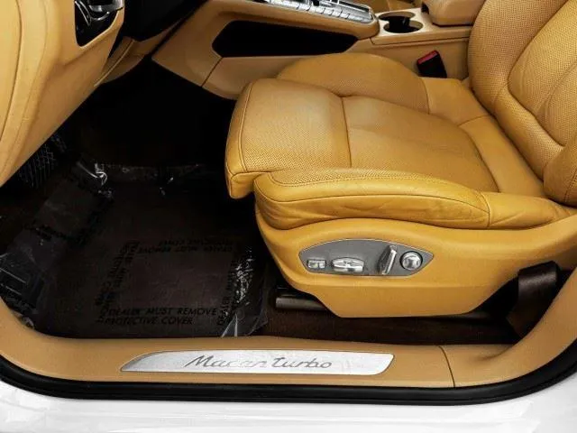 Porsche Macan photo 21