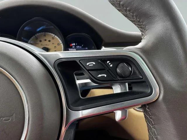 Porsche Macan photo 27