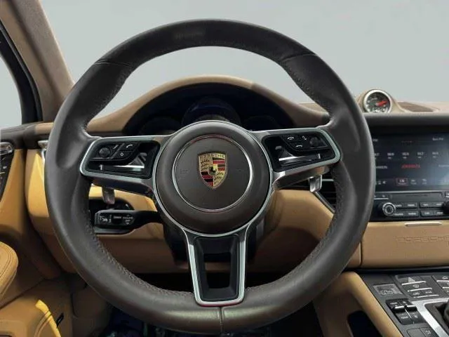Porsche Macan photo 29