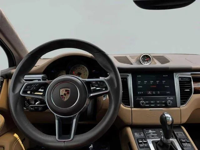 Porsche Macan photo 30