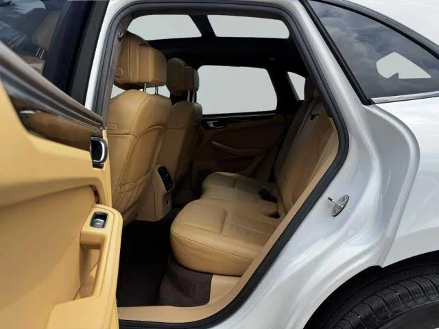 Porsche Macan photo 36