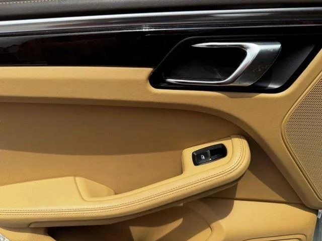 Porsche Macan photo 37