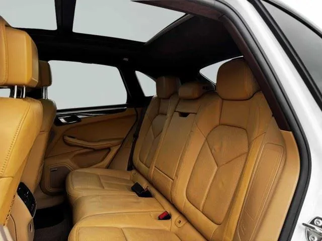 Porsche Macan photo 38