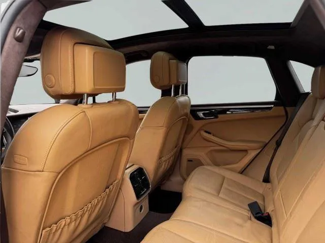 Porsche Macan photo 39