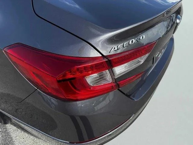 Honda Accord photo 13