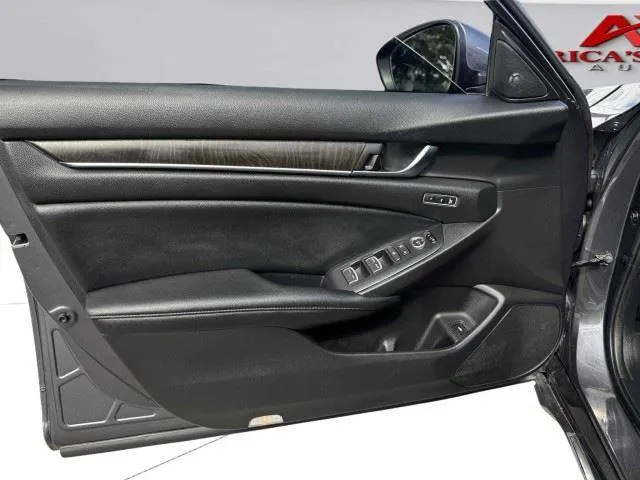 Honda Accord photo 19