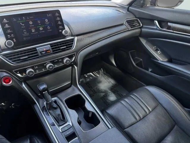 Honda Accord photo 28
