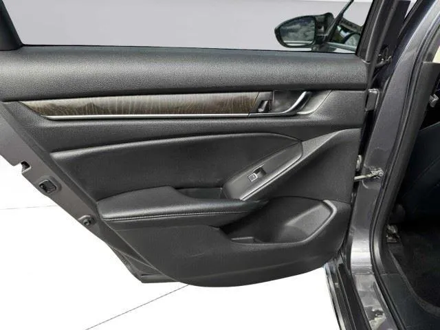 Honda Accord photo 39