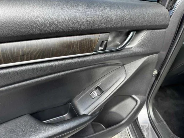 Honda Accord photo 40