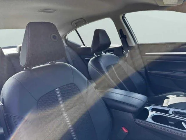 2024 Nissan Altima SR - Photo 46
