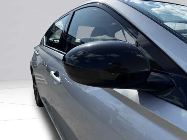 2024 Nissan Altima SR - Photo 8