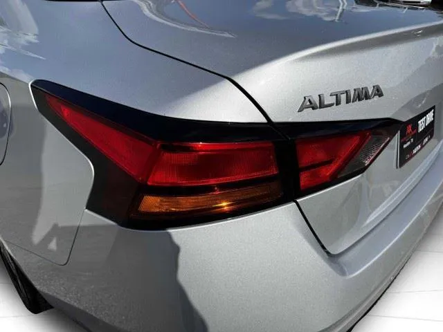 2024 Nissan Altima SR - Photo 12