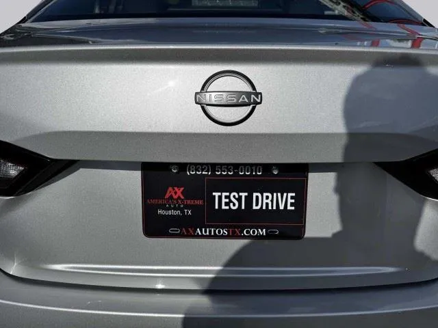 2024 Nissan Altima SR - Photo 14