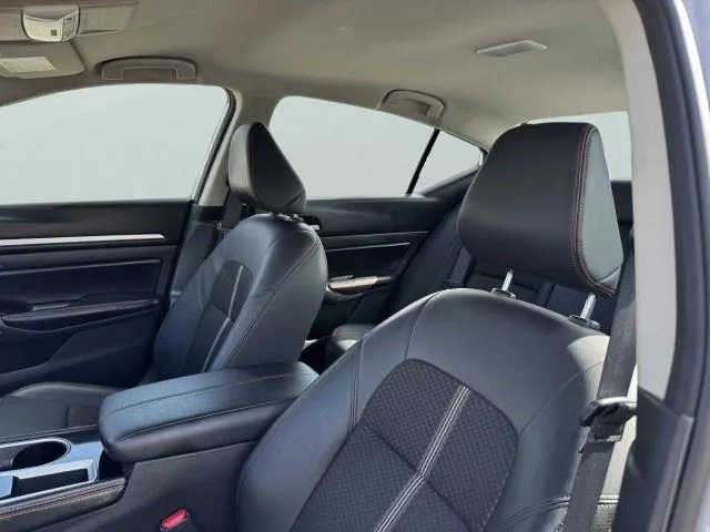 2024 Nissan Altima SR - Photo 17