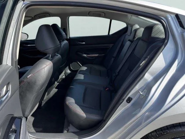 2024 Nissan Altima SR - Photo 32
