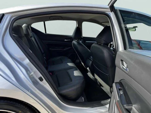 2024 Nissan Altima SR - Photo 38