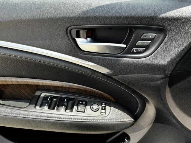 Acura MDX photo 19