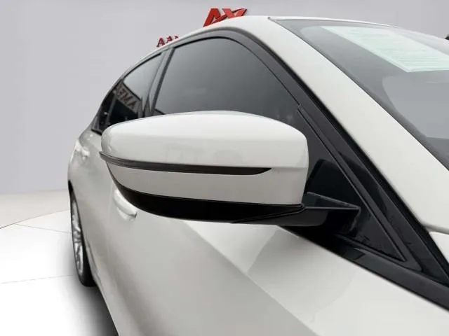 BMW 3 Series photo 10