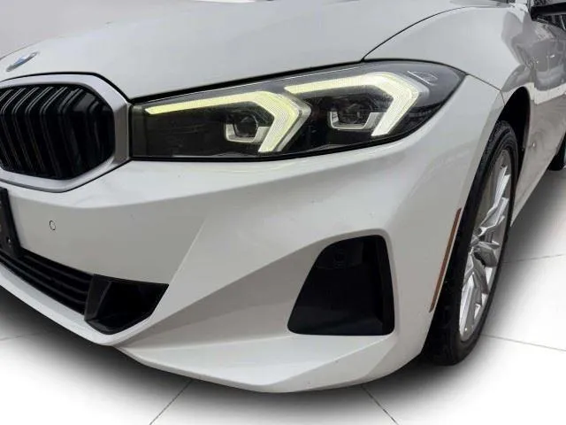 BMW 3 Series photo 12