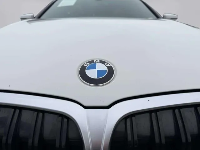 BMW 3 Series photo 13