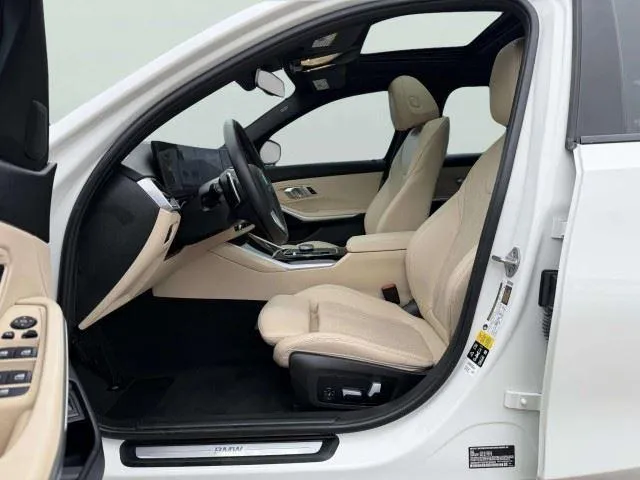 BMW 3 Series photo 17