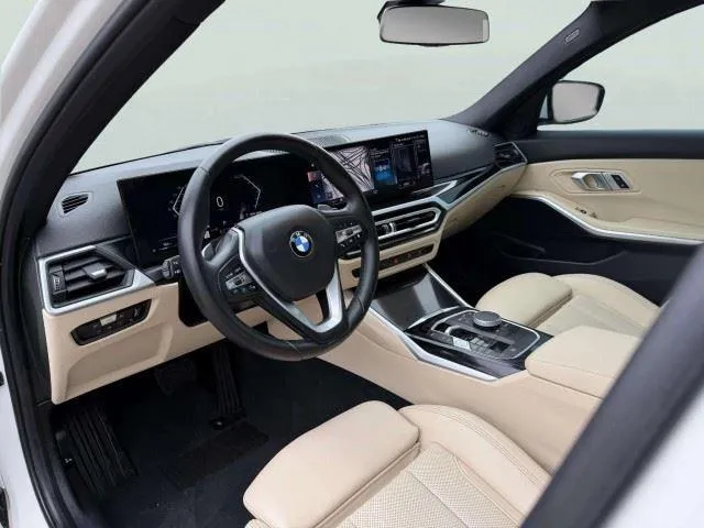 BMW 3 Series photo 20
