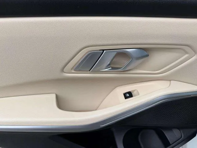 BMW 3 Series photo 34