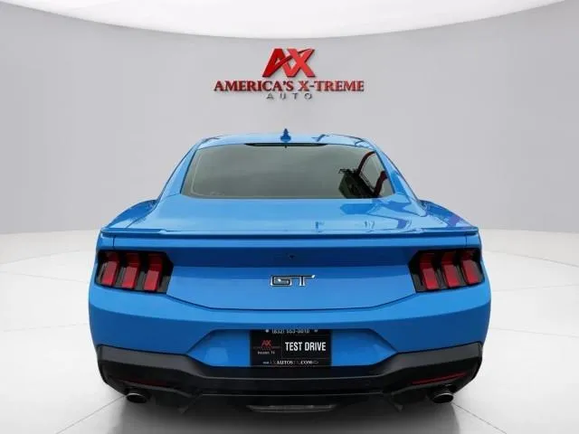 2025 Ford Mustang 6
