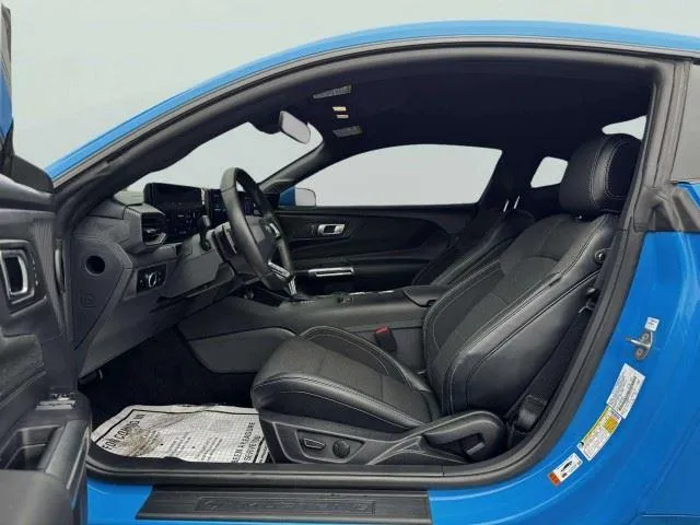 2025 Ford Mustang 22