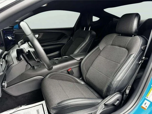 2025 Ford Mustang 24