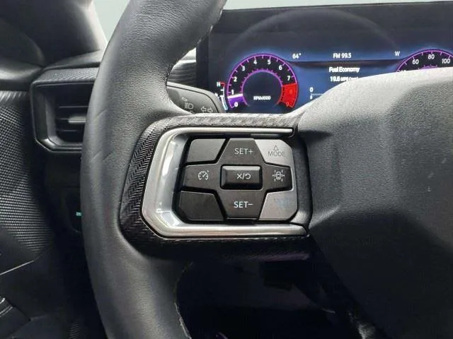 2025 Ford Mustang 34