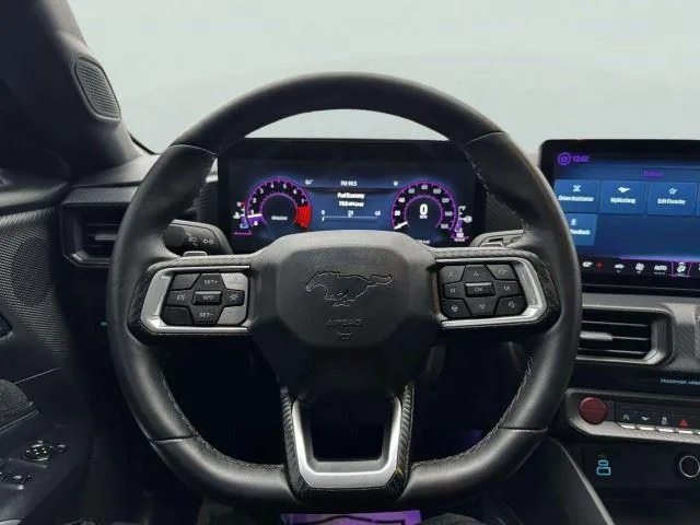 2025 Ford Mustang 35