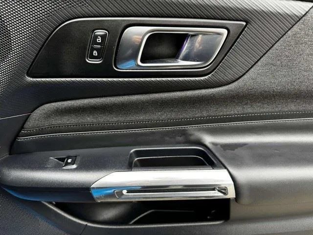 2025 Ford Mustang 42