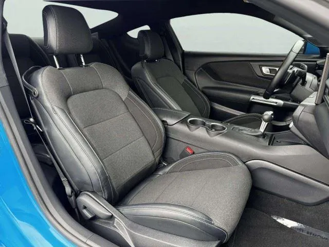 2025 Ford Mustang 43