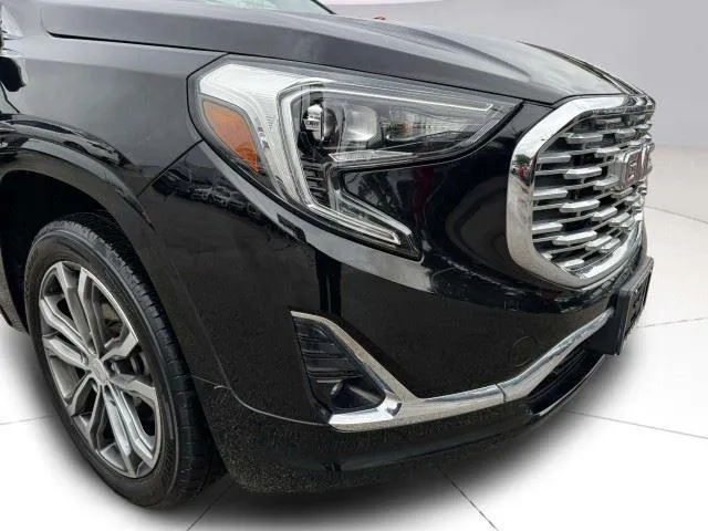 GMC Terrain photo 11