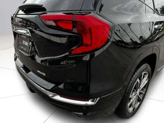 GMC Terrain photo 16