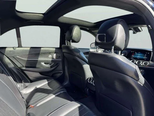 Mercedes-Benz E-Class photo 43