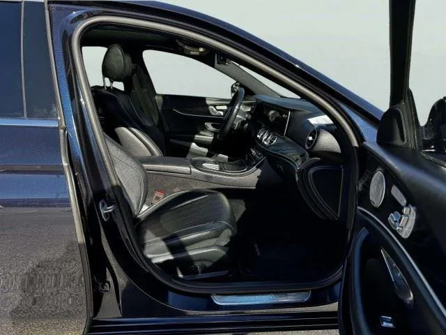 Mercedes-Benz E-Class photo 44